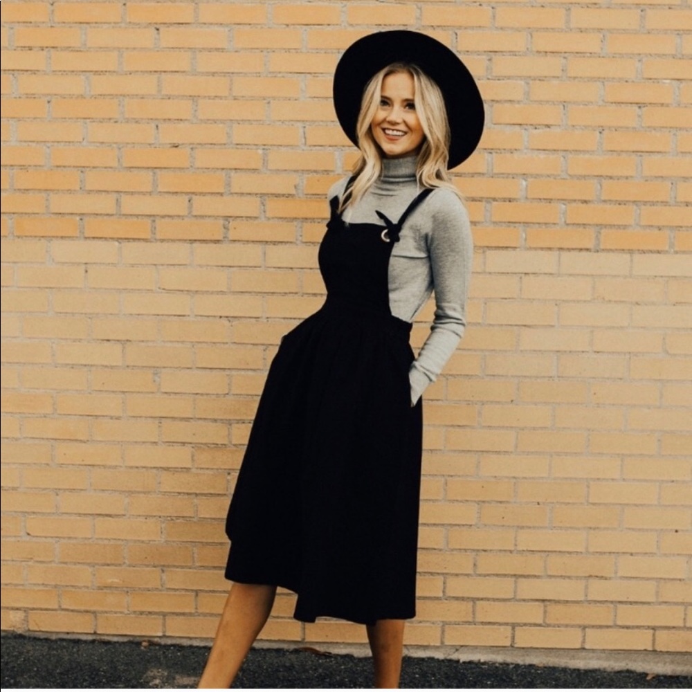 NEW ROOLEE OVERALL DRESS🖤